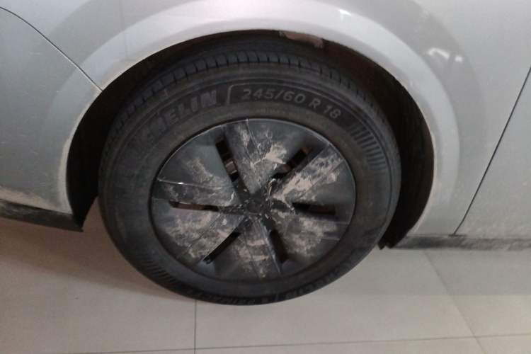 Used Li Auto MEGA 2024 Ultra Model Exterior 8