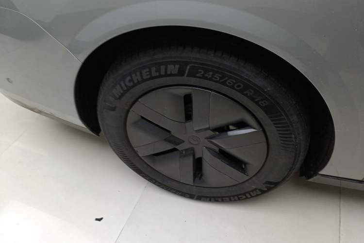 Used Li Auto MEGA 2024 Ultra Model Exterior 8