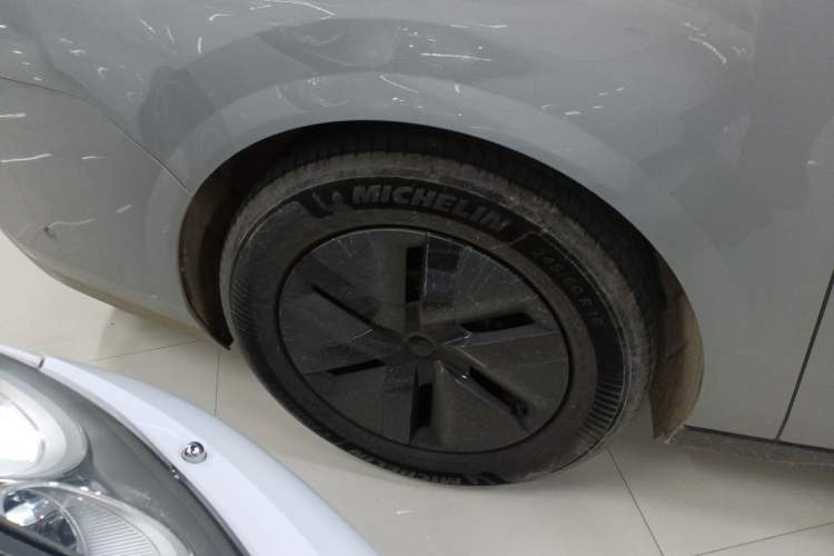 Used Li Auto MEGA 2024 Ultra Model Exterior 8