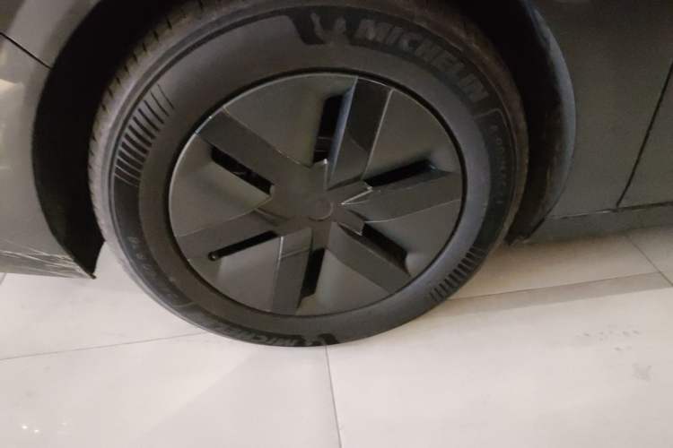 Used Li Auto MEGA 2024 Ultra Model Exterior 8