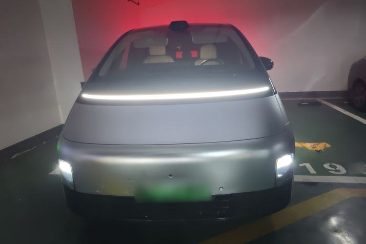 Used Li Auto MEGA 2024 Ultra Model Front