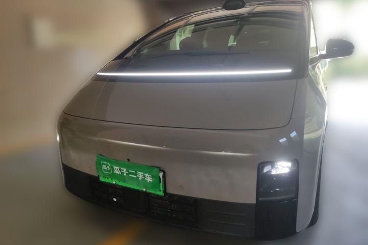 Used Li Auto MEGA 2024 Ultra Model Front