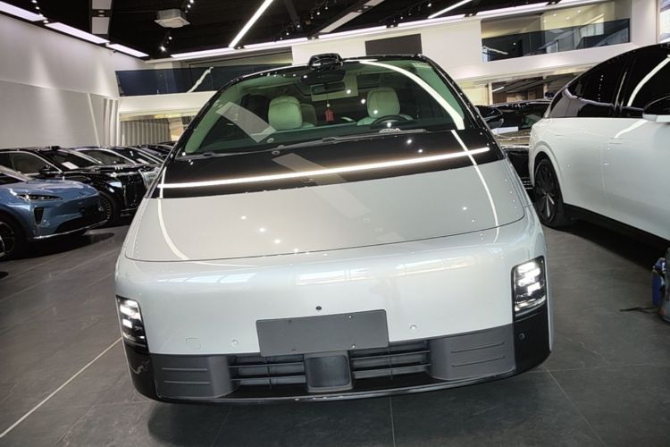 Used Li Auto MEGA 2024 Ultra Model Front