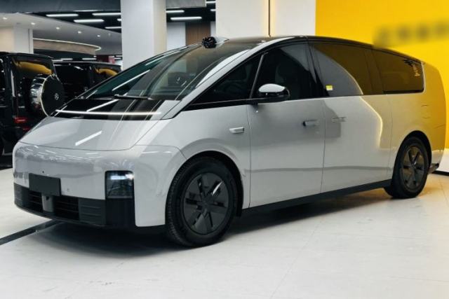 Used Li Auto MEGA 2024 Ultra Model