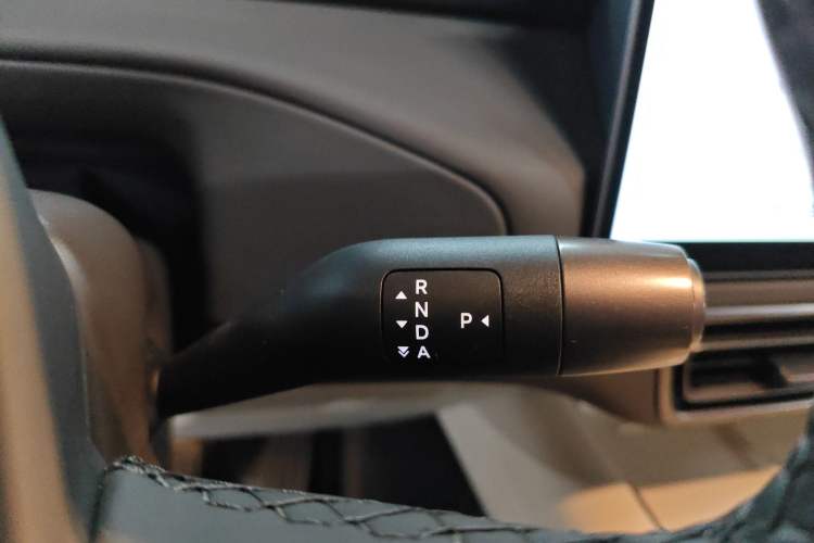Used Li Auto MEGA 2024 Ultra Model Gear Lever