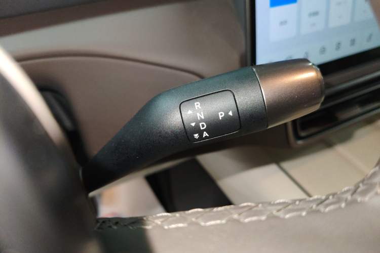 Used Li Auto MEGA 2024 Ultra Model Gear Lever
