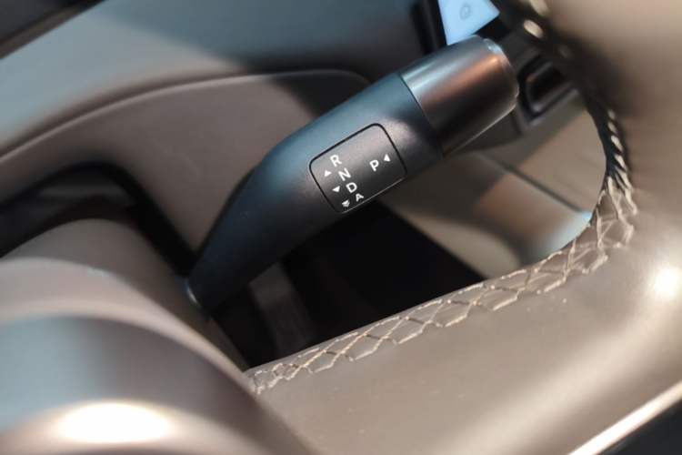Used Li Auto MEGA 2024 Ultra Model Gear Lever