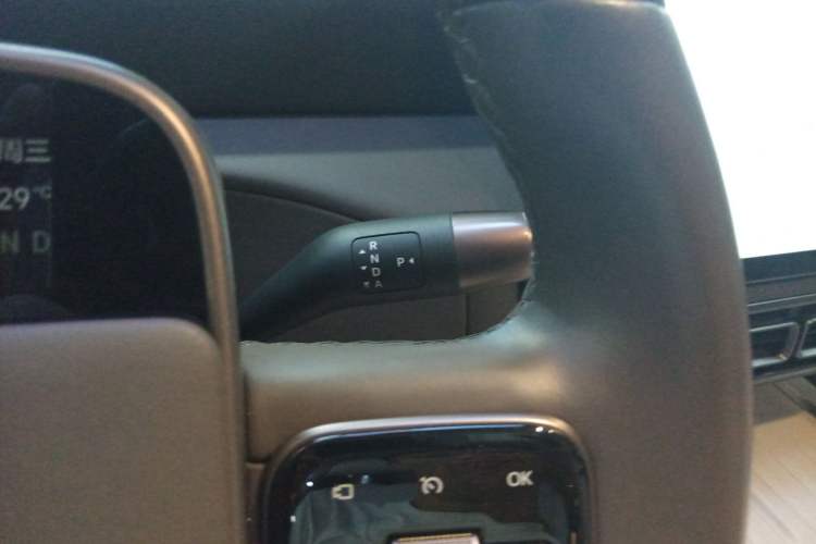 Used Li Auto MEGA 2024 Ultra Model Gear Lever