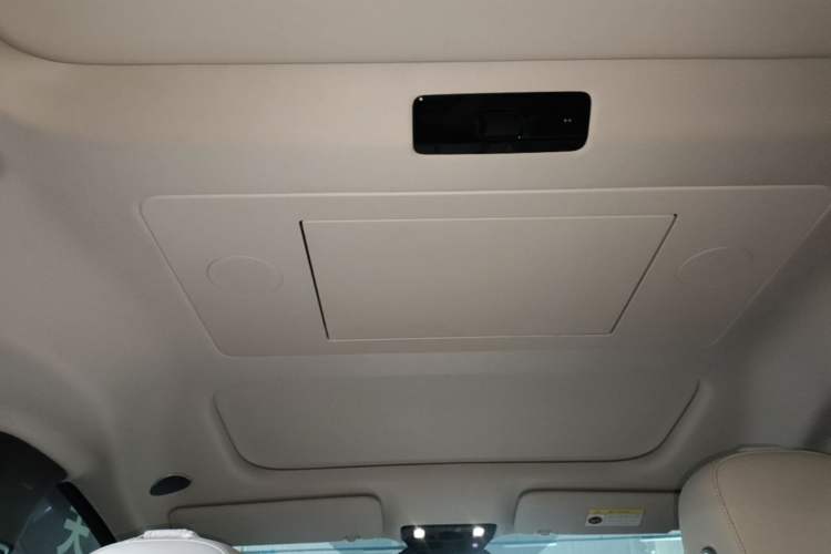 Used Li Auto MEGA 2024 Ultra Model Headliner
