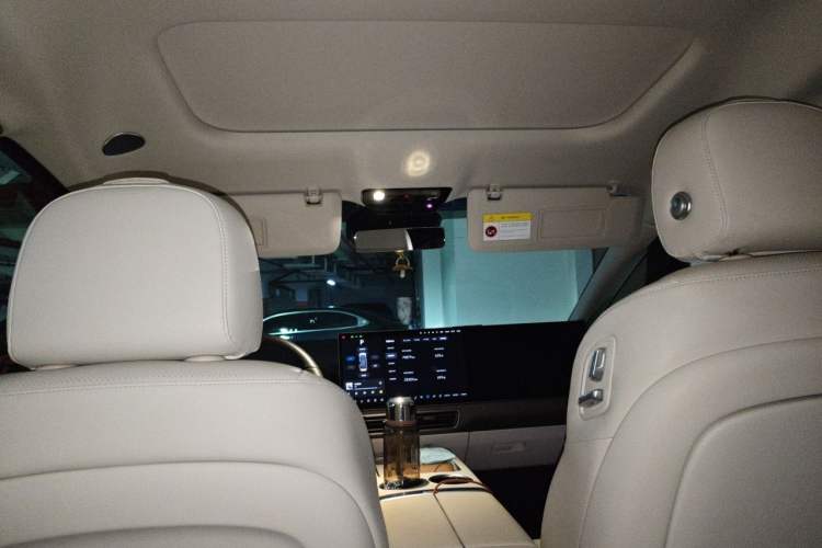 Used Li Auto MEGA 2024 Ultra Model Headliner