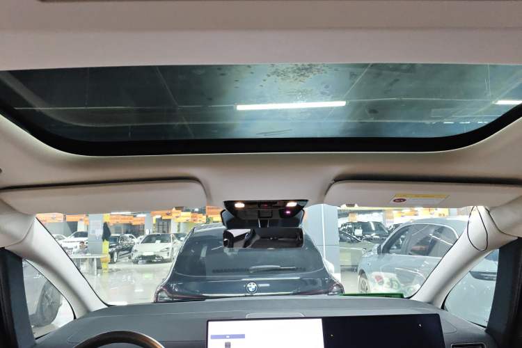 Used Li Auto MEGA 2024 Ultra Model Headliner