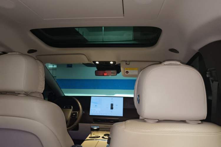 Used Li Auto MEGA 2024 Ultra Model Headliner