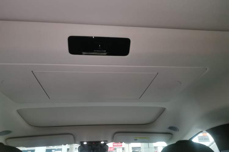 Used Li Auto MEGA 2024 Ultra Model Headliner
