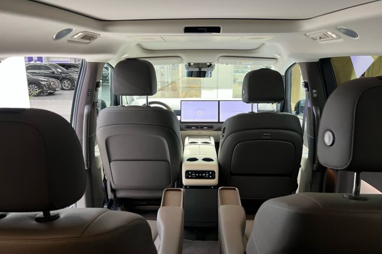 Used Li Auto MEGA 2024 Ultra Model Interior 2