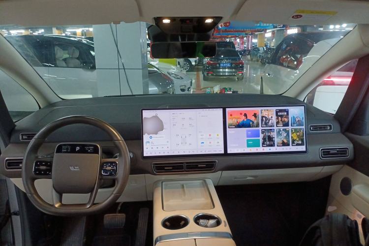 Used Li Auto MEGA 2024 Ultra Model Interior 2