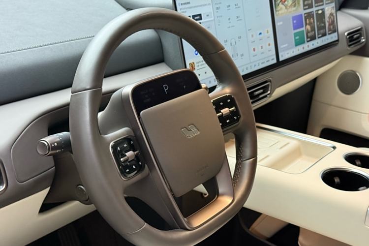Used Li Auto MEGA 2024 Ultra Model Interior 2
