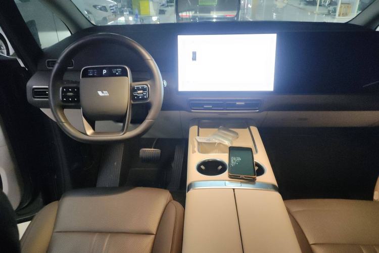 Used Li Auto MEGA 2024 Ultra Model Interior 2
