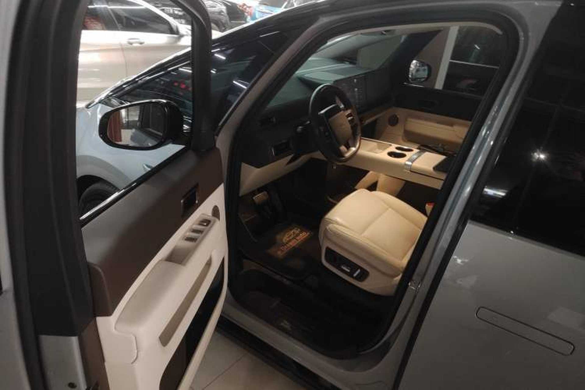 Used Li Auto MEGA 2024 Ultra Model Interior 3