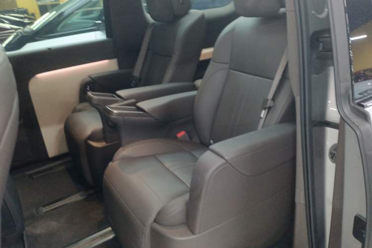 Used Li Auto MEGA 2024 Ultra Model Interior 4