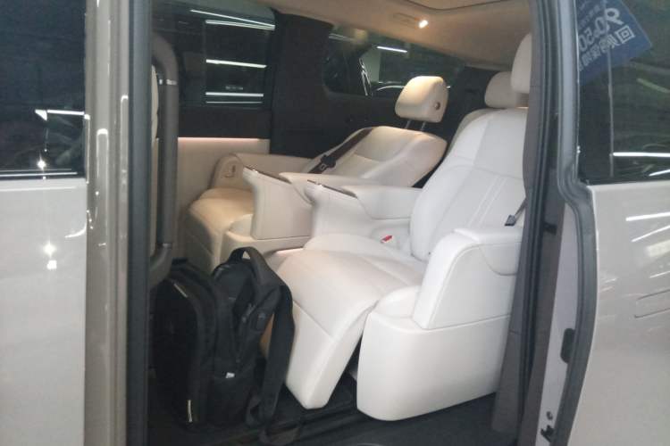 Used Li Auto MEGA 2024 Ultra Model Interior 4