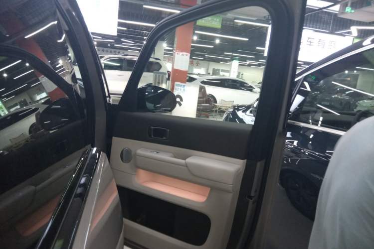 Used Li Auto MEGA 2024 Ultra Model Interior 5