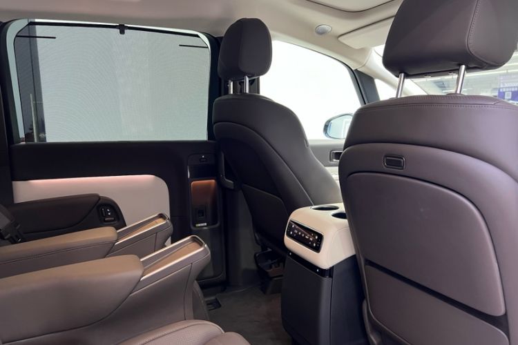 Used Li Auto MEGA 2024 Ultra Model Interior 6