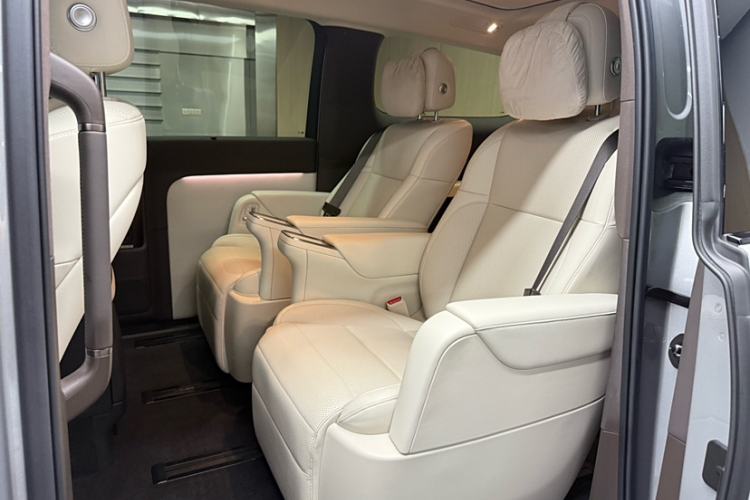 Used Li Auto MEGA 2024 Ultra Model Interior 6