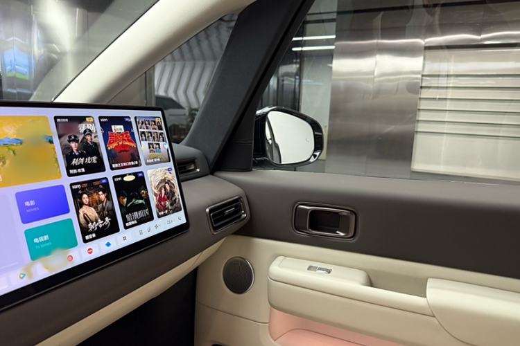 Used Li Auto MEGA 2024 Ultra Model Interior 7