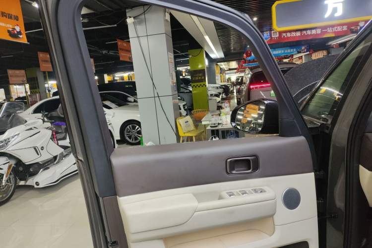 Used Li Auto MEGA 2024 Ultra Model Interior 7