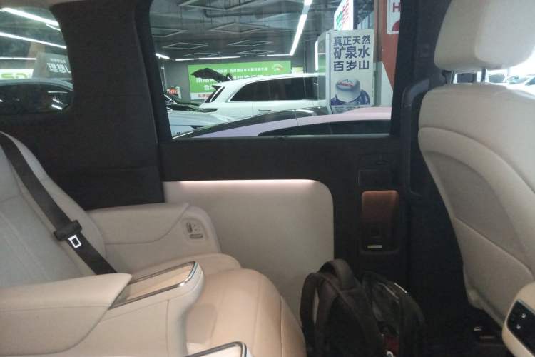 Used Li Auto MEGA 2024 Ultra Model Interior 8