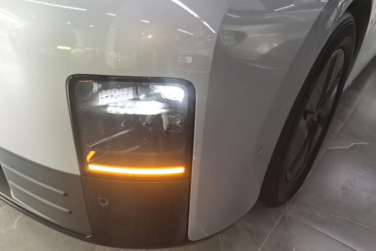 Used Li Auto MEGA 2024 Ultra Model Left Front Headlight