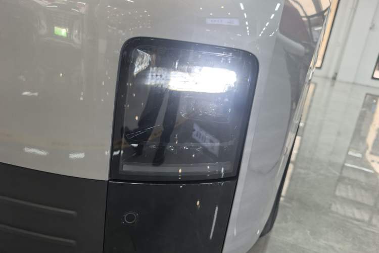 Used Li Auto MEGA 2024 Ultra Model Left Front Headlight