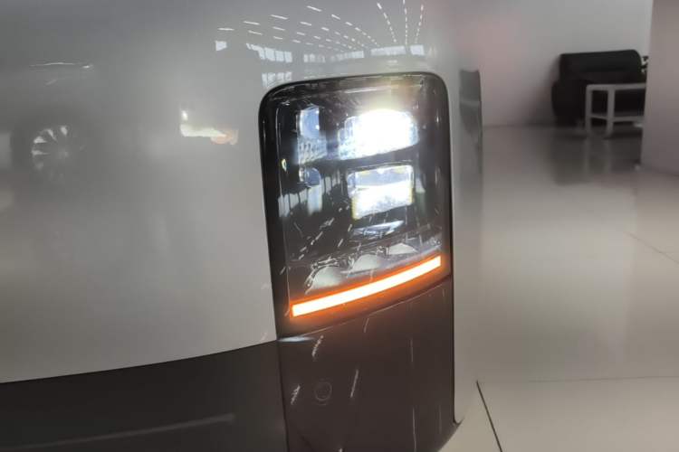 Used Li Auto MEGA 2024 Ultra Model Left Front Headlight