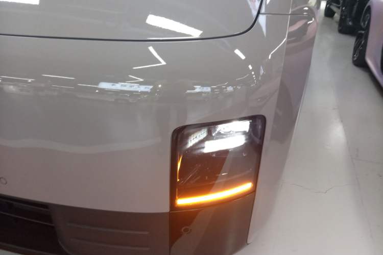 Used Li Auto MEGA 2024 Ultra Model Left Front Headlight