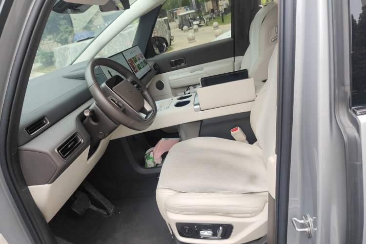 Used Li Auto MEGA 2024 Ultra Model Left Front Seat