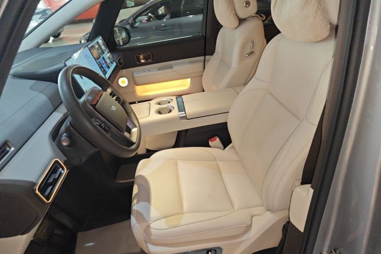 Used Li Auto MEGA 2024 Ultra Model Left Front Seat