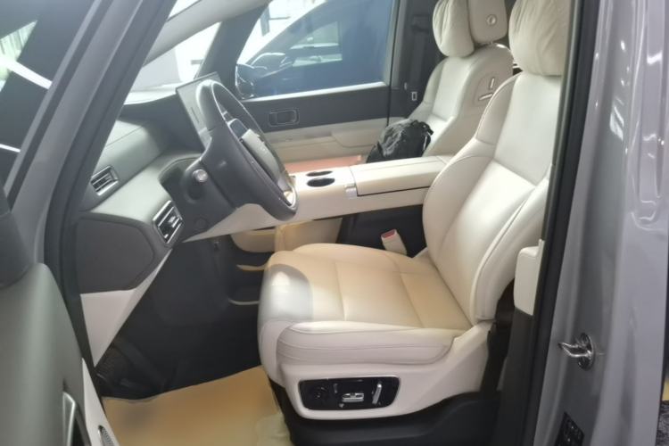 Used Li Auto MEGA 2024 Ultra Model Left Front Seat