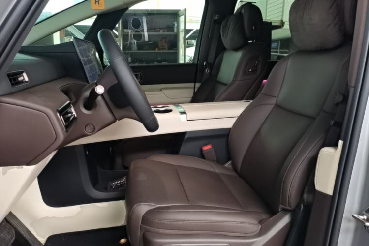 Used Li Auto MEGA 2024 Ultra Model Left Front Seat