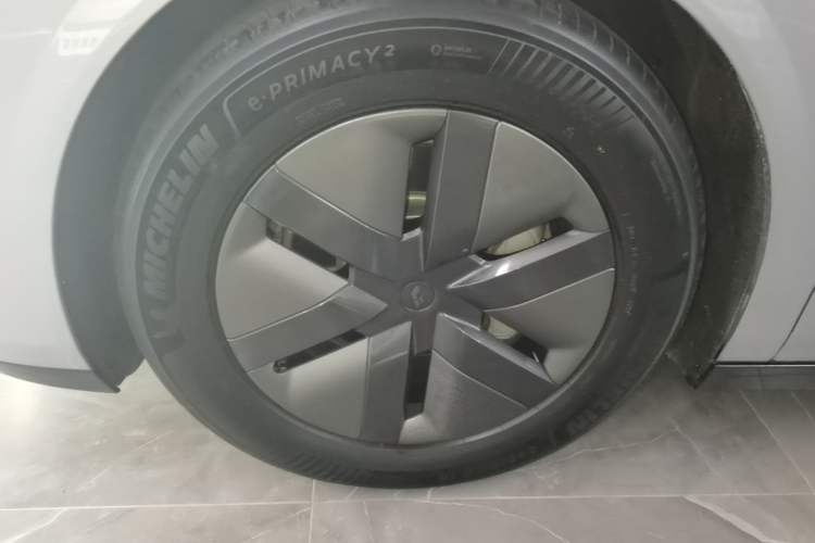 Used Li Auto MEGA 2024 Ultra Model Left Front Wheel Hub