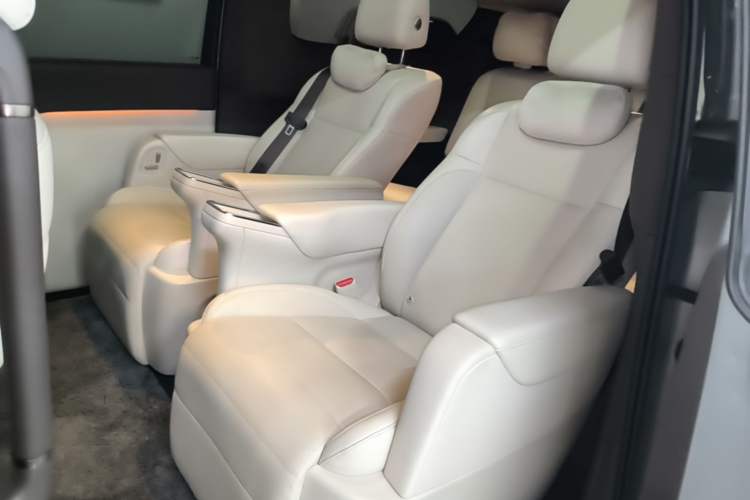 Used Li Auto MEGA 2024 Ultra Model Left Rear Seat