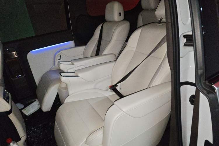 Used Li Auto MEGA 2024 Ultra Model Left Rear Seat