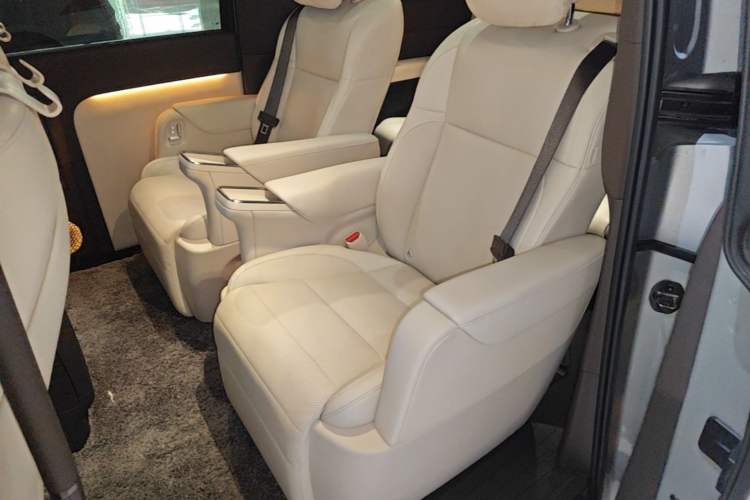 Used Li Auto MEGA 2024 Ultra Model Left Rear Seat