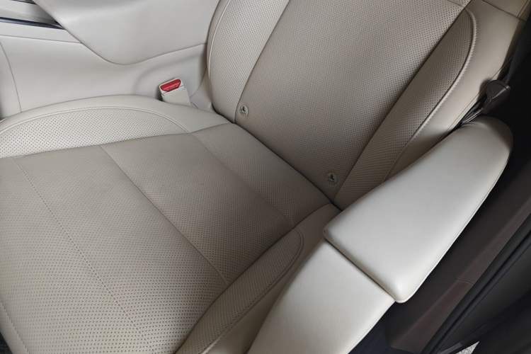 Used Li Auto MEGA 2024 Ultra Model Left Rear Seat