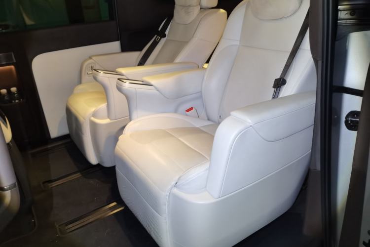 Used Li Auto MEGA 2024 Ultra Model Left Rear Seat