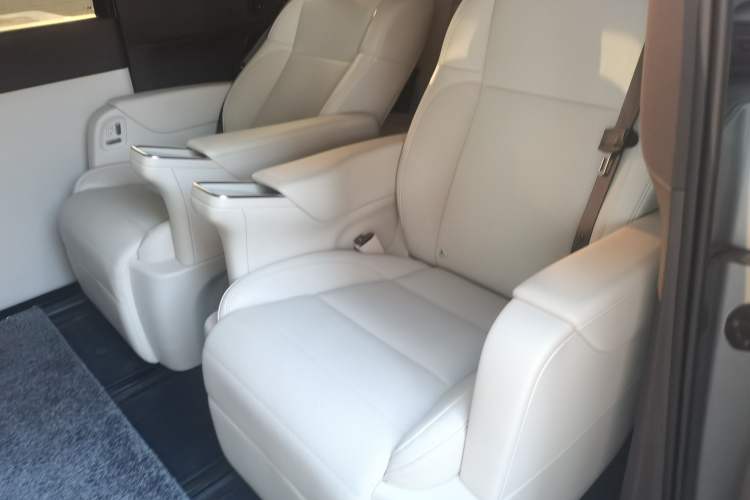 Used Li Auto MEGA 2024 Ultra Model Left Rear Seat