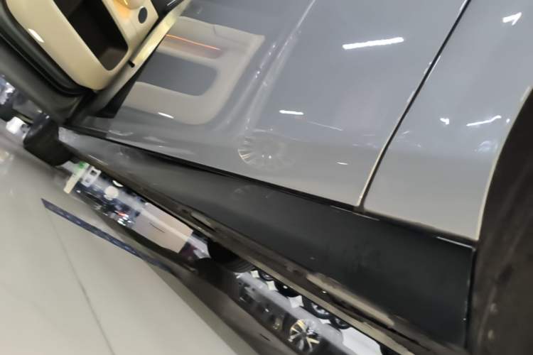 Used Li Auto MEGA 2024 Ultra Model Left Side Sill