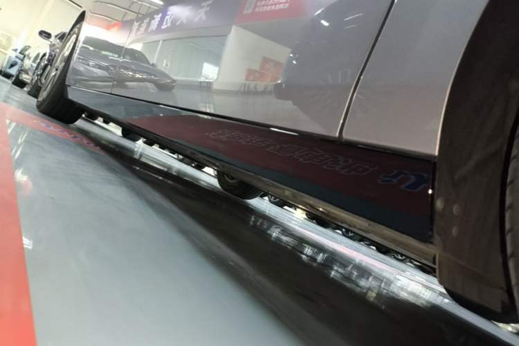 Used Li Auto MEGA 2024 Ultra Model Left Side Sill