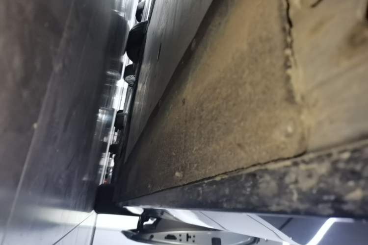 Used Li Auto MEGA 2024 Ultra Model Left Side Sill