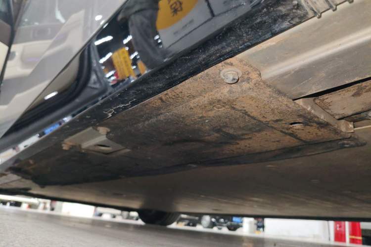 Used Li Auto MEGA 2024 Ultra Model Left Side Sill