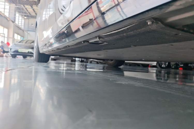 Used Li Auto MEGA 2024 Ultra Model Left Side Sill